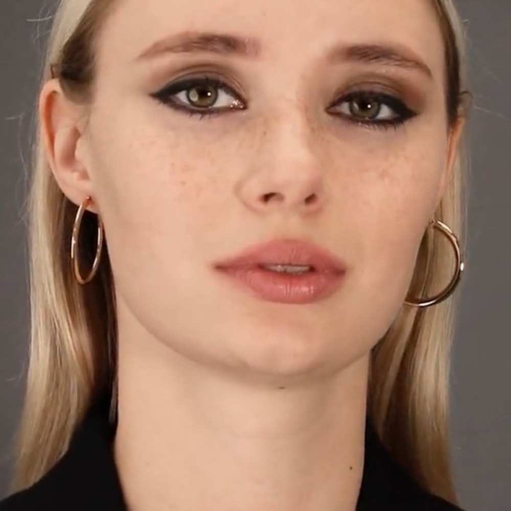 18k Gold plated Classic 33mm sized trending hoops! Must have. NWT & box - Picture 8 of 10